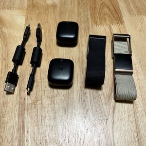 Whoop 4.0 (includes 2 bands, batteries, and charging cable)
